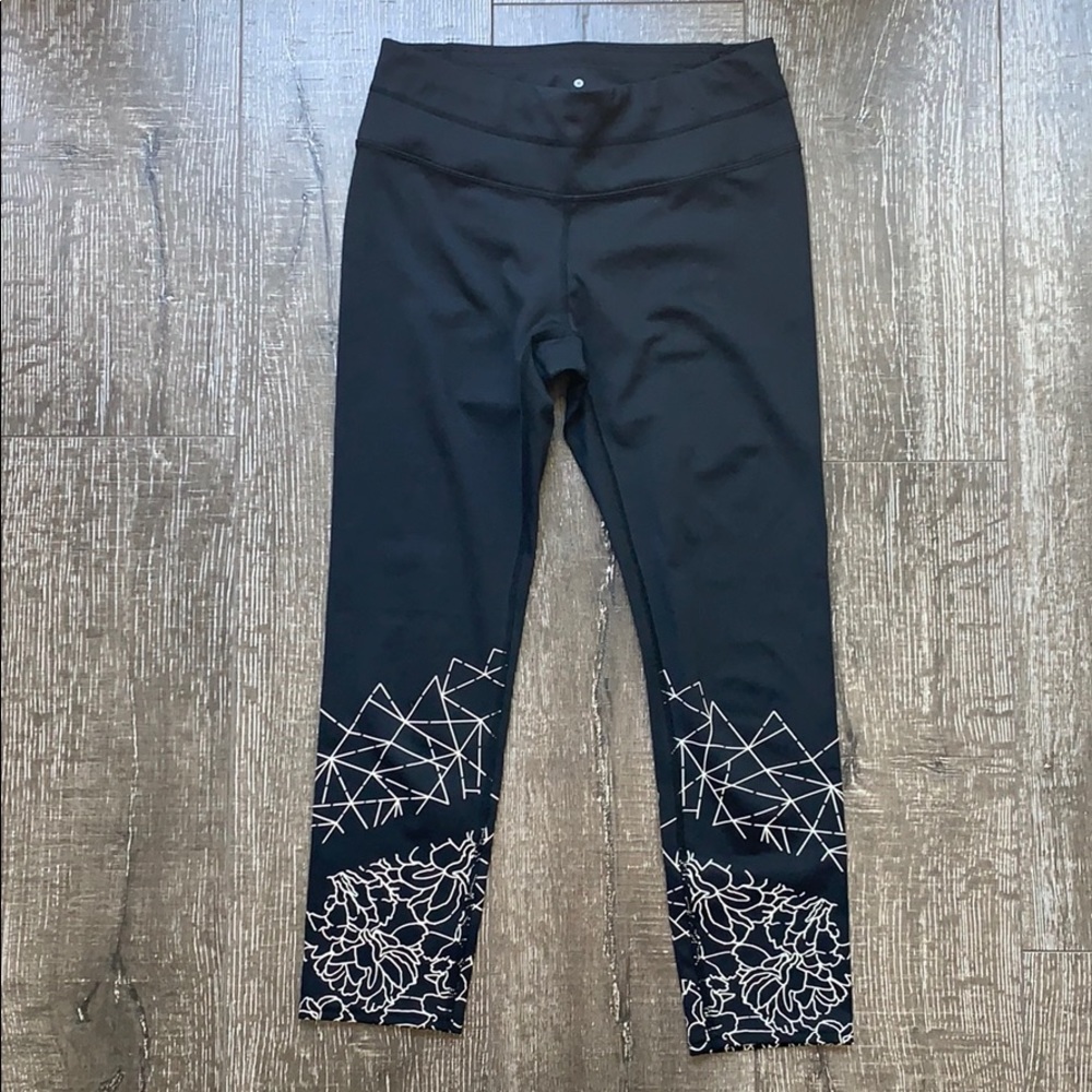Athleta Graphic Floral Sonar Black Geometric Floral Cropped Leggings